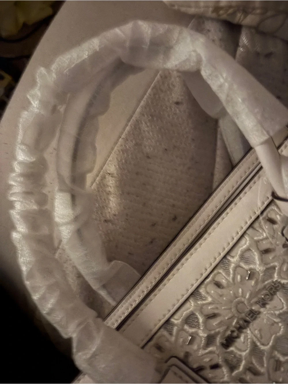 White Lace-Overlay Women's Tote crossbodyHandbag Michael Kors new with defects